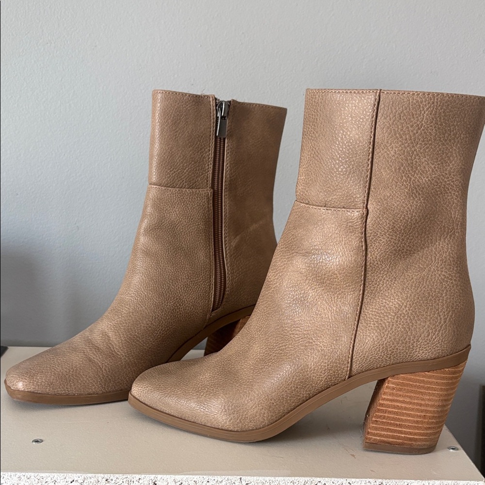 Yellow Box Tan Heeled Boots